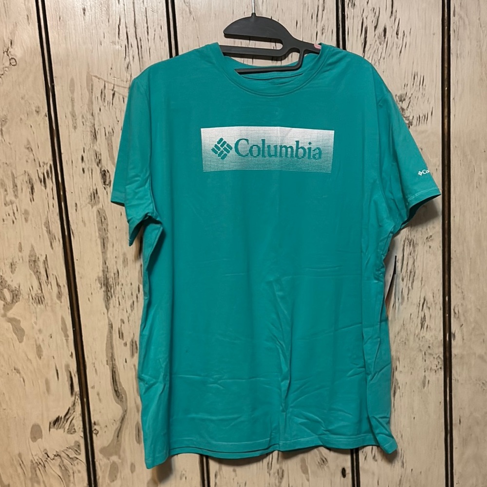 Columbia women’s Teal T-Shirt NWT